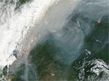 "Только в Сибирском федеральном округе действуют больше 100 очагов природных пожаров на общей площади более 140 тысяч га", - сказал Медведев 