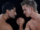Сибиряка в ушанке на спор примотали скотчем к машине и возили по Новокузнецку (ВИДЕО) Сибиряка в ушанке на спор примотали скотчем к машине и возили по Новокузнецку (ВИДЕО)