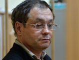 Бывшего сенатора Фетисова, обвиняемого в мошенничестве, отпустили под домашний арест Бывшего сенатора Фетисова, обвиняемого в мошенничестве, отпустили под домашний арест