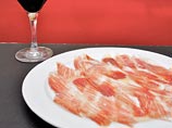 Испанский футбольный клуб раскрасил свою форму в мясные цвета Испанский футбольный клуб раскрасил свою форму в мясные цвета