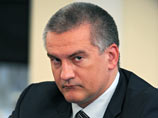 Глава республики Сергей Аксенов пообещал, что к визиту президента на полуострове не будут строить "потемкинские деревни" Глава республики Сергей Аксенов пообещал, что к визиту президента на полуострове не будут строить "потемкинские деревни"