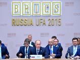 В Уфе к июльским международным саммитам БРИКС и ШОС, в которых принимал участие Путин, дома-развалюхи прикрыли баннерами с облаками, а газоны закатали в асфальт В Уфе к июльским международным саммитам БРИКС и ШОС, в которых принимал участие Путин, дома-развалюхи прикрыли баннерами с облаками, а газоны закатали в асфальт