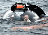 Путин в батискафе погрузился на дно Черного моря и опять обнаружил "большое количество амфор"