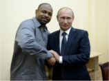 Президент Путин поможет боксеру Рою Джонсу получить российский паспорт