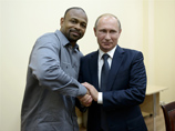 Американский боксер Рой Джонс, посетивший Крым, попал в "черный список" Киева