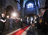 Порошенко помолился об Украине с христианскими священниками, муфтиями и раввинами