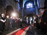 В День независимости Украины, 24 августа, президент Петр Порошенко вместе с семьей принял участие в объединенной молитве за Украину вместе с представителями различных религиозных конфессий В День независимости Украины, 24 августа, президент Петр Порошенко вместе с семьей принял участие в объединенной молитве за Украину вместе с представителями различных религиозных конфессий