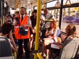 Самого доброго кондуктора Петербурга уговорили не увольняться, а досаждавших ему "кикимор" изгнали Самого доброго кондуктора Петербурга уговорили не увольняться, а досаждавших ему "кикимор" изгнали