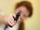 В Омске чемпионка мира по тайскому боксу выстрелила в голову пассажирке автомобиля, преградившего ей дорогу В Омске чемпионка мира по тайскому боксу выстрелила в голову пассажирке автомобиля, преградившего ей дорогу