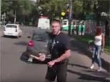 В Новокузнецке Кемеровской области полицейские возбудили уголовное дело по факту вооруженного нападения на автолюбителя. В ходе дорожной ссоры один из автомобилистов размахивал топором и стрелял в сторону обидчика и его машины из пистолета В Новокузнецке Кемеровской области полицейские возбудили уголовное дело по факту вооруженного нападения на автолюбителя. В ходе дорожной ссоры один из автомобилистов размахивал топором и стрелял в сторону обидчика и его машины из пистолета