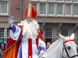 В комитете ООН призвали голландского Санта-Клауса избавиться от Черных Питов