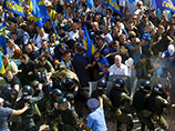В день принятия поправок в Конституцию Украины у Рады прогремел взрыв В день принятия поправок в Конституцию Украины у Рады прогремел взрыв