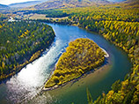 Два нефтяных пятна обнаружены на реке Лена в Якутии, сообщает Министерство природы республики