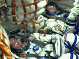 На его борту находятся российский космонавт Сергей Волков, первый представитель Дании в космосе - европейский астронавт Андреас Моргенсен и первый представитель независимого Казахстана на орбите - космонавт Айдын Аимбетов