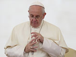 Папа Франциск собрал толпу на виа дель Бабуино, заехав в оптику за новыми очками (ВИДЕО)