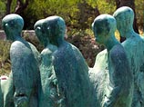 В воскресенье, 6 сентября, раввины в Страсбурге захоронили гроб с останками нескольких евреев, погибших во Второй мировой войне В воскресенье, 6 сентября, раввины в Страсбурге захоронили гроб с останками нескольких евреев, погибших во Второй мировой войне