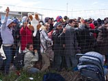 За минувшие выходные в страны Евросоюза прибыли тысячи беженцев с Ближнего Востока. Власти ФРГ, Австрии и Венгрии уже подумывают о мерах, которые ограничили бы поток мигрантов