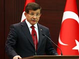 Турецкий премьер-министр Ахмед Давутоглу считает меры Евросоюза по приему мигрантов недостаточными. По его словам, Турция приняла два миллиона людей, оградив их от военных действий в Сирии и Ираке