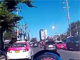В небе над Бангкоком засняли неизвестный крупный объект, похожий на метеорит (ВИДЕО) В небе над Бангкоком засняли неизвестный крупный объект, похожий на метеорит (ВИДЕО)