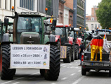 Фермеры прибывают в Брюссель на тракторах. Колонны из сотен сельскохозяйственных машин затрудняют движение на дорогах, ведущих к столице Бельгии