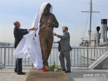 Торжественное открытие памятника состоялось в субботу, 5 сентября, на Корабельной набережной. На ней присутствовал сын писателя Ермолай Солженицын Торжественное открытие памятника состоялось в субботу, 5 сентября, на Корабельной набережной. На ней присутствовал сын писателя Ермолай Солженицын
