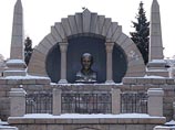 В Челябинске бюст Ленина снова раскрасили в цвета украинского флага