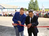 "Вообще я люблю пошутить. Люди не всегда бывают в хорошем настроении. Вот в Юрино, когда я открывал больницу, я тоже сказал: "Юринцы, проснитесь! Мы для вас больницу построили" "Вообще я люблю пошутить. Люди не всегда бывают в хорошем настроении. Вот в Юрино, когда я открывал больницу, я тоже сказал: "Юринцы, проснитесь! Мы для вас больницу построили"