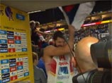 Баскетболист сборной Испании после матча порвал сербский флаг 