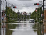 Японские города уходят под воду в результате сильнейшего тайфуна: десятки тысяч людей покидают свои дома