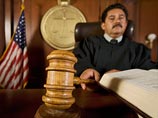 Американский суд в четверг вынес приговор по иску, поданному пятью иностранными работницами, которые обвинили бывших боссов в сексуальном насилии