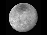 NASA опубликовало новые снимки Плутона - ученые обнаружили на нем сложные формы рельефа
