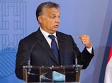 В Венгрии беженцы "восстали" против властей страны, считает премьер-министр  Виктор Орбан. Он напомнил, что в последние дни прибывшие в Венгрию мигранты несанкционированно переходили границу и штурмовали вокзалы, и порадовался, что полиция была корр