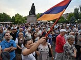 Ереванская полиция разогнала сидячую забастовку на проспекте Баграмяна