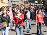 Большинство россиян считают массовые акции протеста маловероятными и не готовы в них участвовать