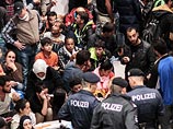 Снимки прибывших в Европу беженцев с флагами "Исламского государства" оказались подделкой