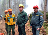 В тушении пожаров в Бурятии принимают участие более 200 сотрудников федеральной и межрегиональной группировок Рослесхоза, работники лесной службы республики, арендаторы, местные жители, отмечается в сообщении