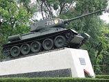 В молдавском городе Бельцы отказываются демонтировать памятник с танком Т-34 В молдавском городе Бельцы отказываются демонтировать памятник с танком Т-34