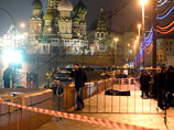 Немцова убили на Большом Москворецком мосту у стен Кремля поздно вечером 27 февраля 2015 года