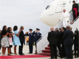 Обама встретил Папу Франциска у трапа самолета
