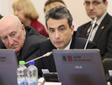 Депутаты псковского Заксобрания проголосовали за лишение полномочий депутата от партии "Яблоко" Льва Шлосберга Депутаты псковского Заксобрания проголосовали за лишение полномочий депутата от партии "Яблоко" Льва Шлосберга