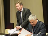 По словам Пескова, которые приводит РИА "Новости", на совещании обсуждались текущие вопросы внутренней политики России По словам Пескова, которые приводит РИА "Новости", на совещании обсуждались текущие вопросы внутренней политики России