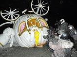 Парк Dismaland, созданный известнейшим уличным художником Бэнкси как сатира на знаменитый Disneyland, оказался крайне выгодной затеей Парк Dismaland, созданный известнейшим уличным художником Бэнкси как сатира на знаменитый Disneyland, оказался крайне выгодной затеей
