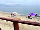 На испанском курорте Коста-дель-Соль отдыхающие сняли на видеокамеру процесс разгрузки надувной моторной лодки, в которой преступники перевозили тонны наркотиков