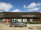 Сибиряка, спешившего на работу, оштрафовали за дырку в заборе аэропорта в Кодинске