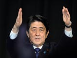 Правительство Японии в среду в полном составе подало в отставку перед перестановками в кабинете министров, которые проводит премьер-министр Синдзо Абэ