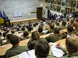 Порошенко призвал украинских военнослужащих быть в постоянной готовности