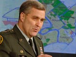 Как сообщил постпред США при НАТО Дуглас Льют, российские силы насчитывают батальон - около тысячи человек, также имеется такая техника, как танки Как сообщил постпред США при НАТО Дуглас Льют, российские силы насчитывают батальон - около тысячи человек, также имеется такая техника, как танки