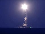 В ролике демонстрируются кадры, как четыре корабля Каспийской флотилии запускают крылатые ракеты. Всего корабли выполнили 26 пусков ракет по позициям боевиков "Исламского государства" в Сирии