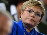 Мурманские власти опровергли сообщение о том, что ветерана аэропорта отстранили от работы за замечание губернатору Мурманские власти опровергли сообщение о том, что ветерана аэропорта отстранили от работы за замечание губернатору