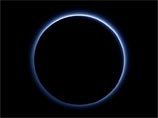 NASA опубликовало уникальные снимки синего неба Плутона NASA опубликовало уникальные снимки синего неба Плутона
